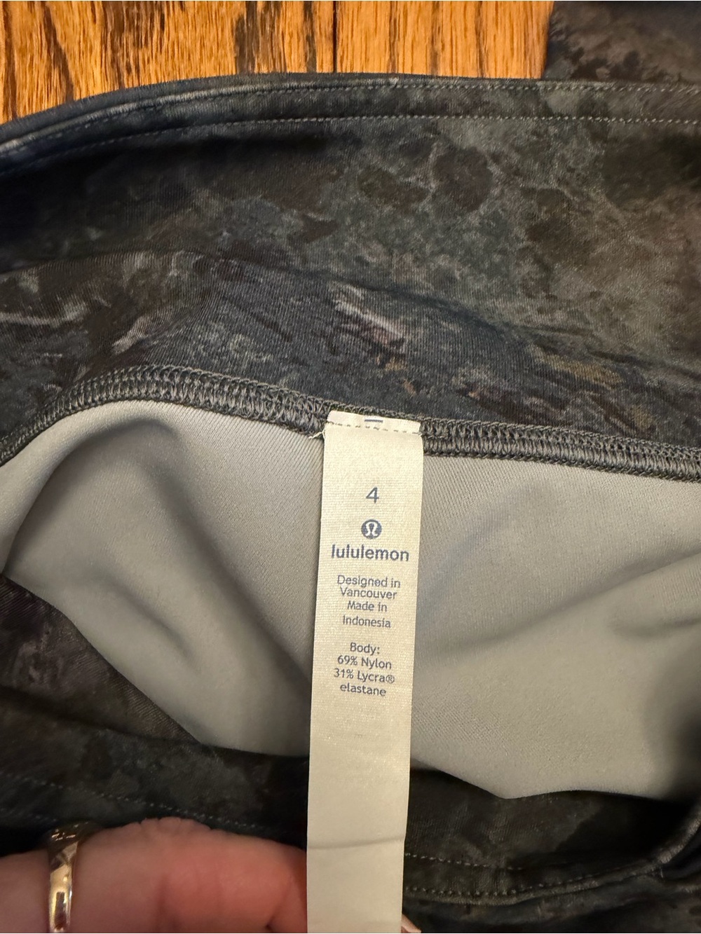 lululemon Black and Gray Marbled Leggings - Picture 3 of 3